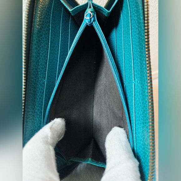 Gucci Teal Leather Wallet - Picture 13 of 16